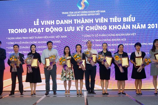 Trung tâm lưu ký chứng khoán việt Nam vinh danh VBCS là thành viên tiêu biểu trong hoạt động lưu ký chứng khoán và hoạt động thanh toán giao dịch chứng khoán cơ sở năm 2018