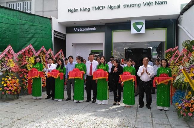 Vietcombank Tiền Giang khai trương phòng giao dịch Cái Bè