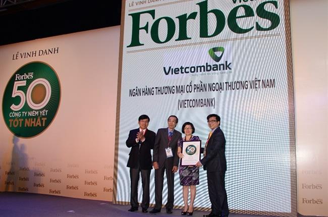 Vietcombank 3 năm liên tiếp được tạp chí Forbes bình chọn top 50 công ty niêm yết tốt nhất Việt Nam