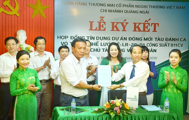 Vietcombank Quảng Ngãi cho ngư dân vay hơn 13 tỷ đồng đóng tàu theo Nghị định 67 của Chính phủ