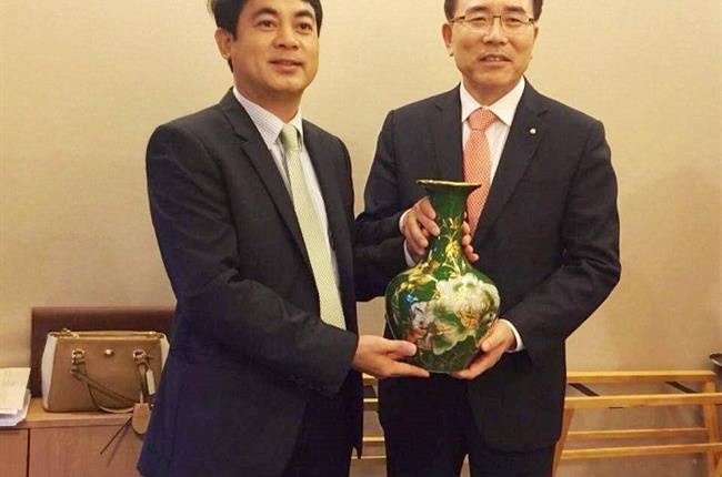 Chủ tịch hội đồng quản trị Vietcombank làm việc với một số ngân hàng tại Hàn Quốc