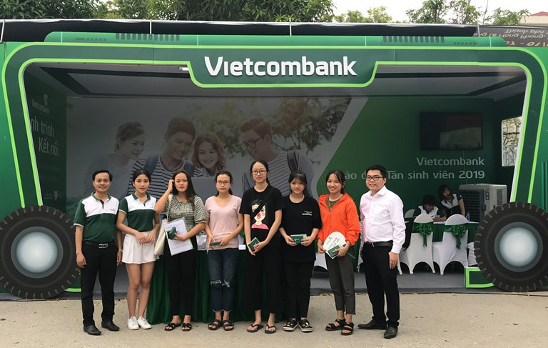 Vietcombank hoàn thành chuỗi chương trình “Vietcombank chào đón tân sinh viên năm 2019”