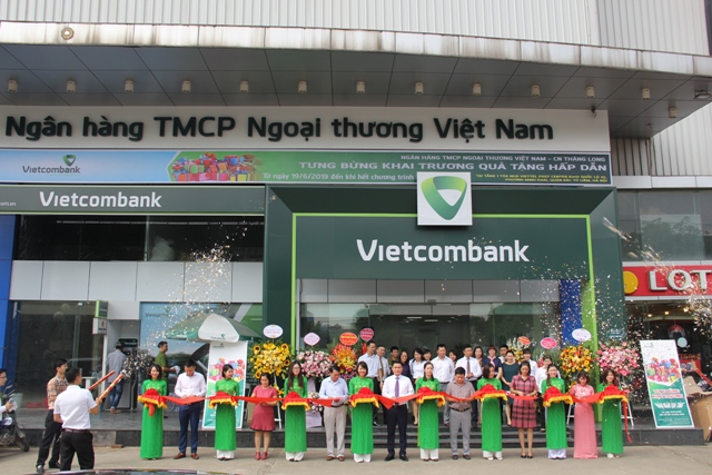 Vietcombank Thăng Long khai trương địa điểm giao dịch mới Phòng Giao dịch Cầu Diễn