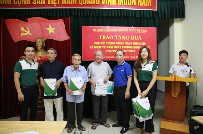 Vietcombank Hà Nội với nhiều hoạt động kỷ niệm 72 năm ngày thương binh liệt sĩ