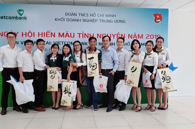 Đoàn cơ sở Vietcombank Gia Định tham dự Ngày hội hiến máu tình nguyện “Giọt hồng yê thương” lần II năm 2019