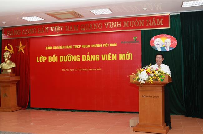 Đảng ủy Vietcombank tổ chức Lớp Bồi dưỡng lý luận chính trị dành cho Đảng viên mới