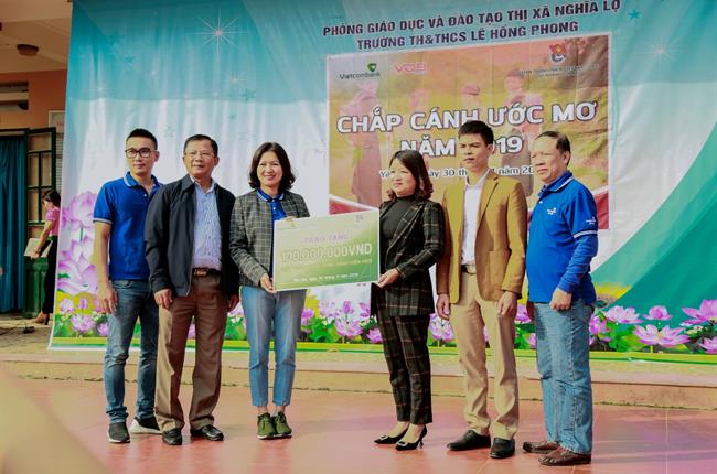 Vietcombank Hà Nội với chương trình từ thiện "Chắp cánh ước mơ 2019”