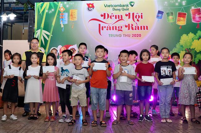Đoàn cơ sở Vietcombank Dung Quất tổ chức Đêm hội trăng Rằm – Trung thu 2020   