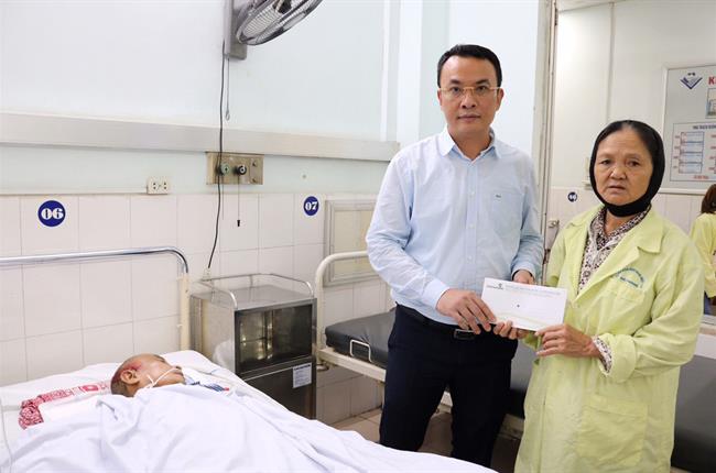 Vietcombank Nam Hải Phòng trao tặng 400 suất quà đến các cá nhân có hoàn cảnh đặc biệt 