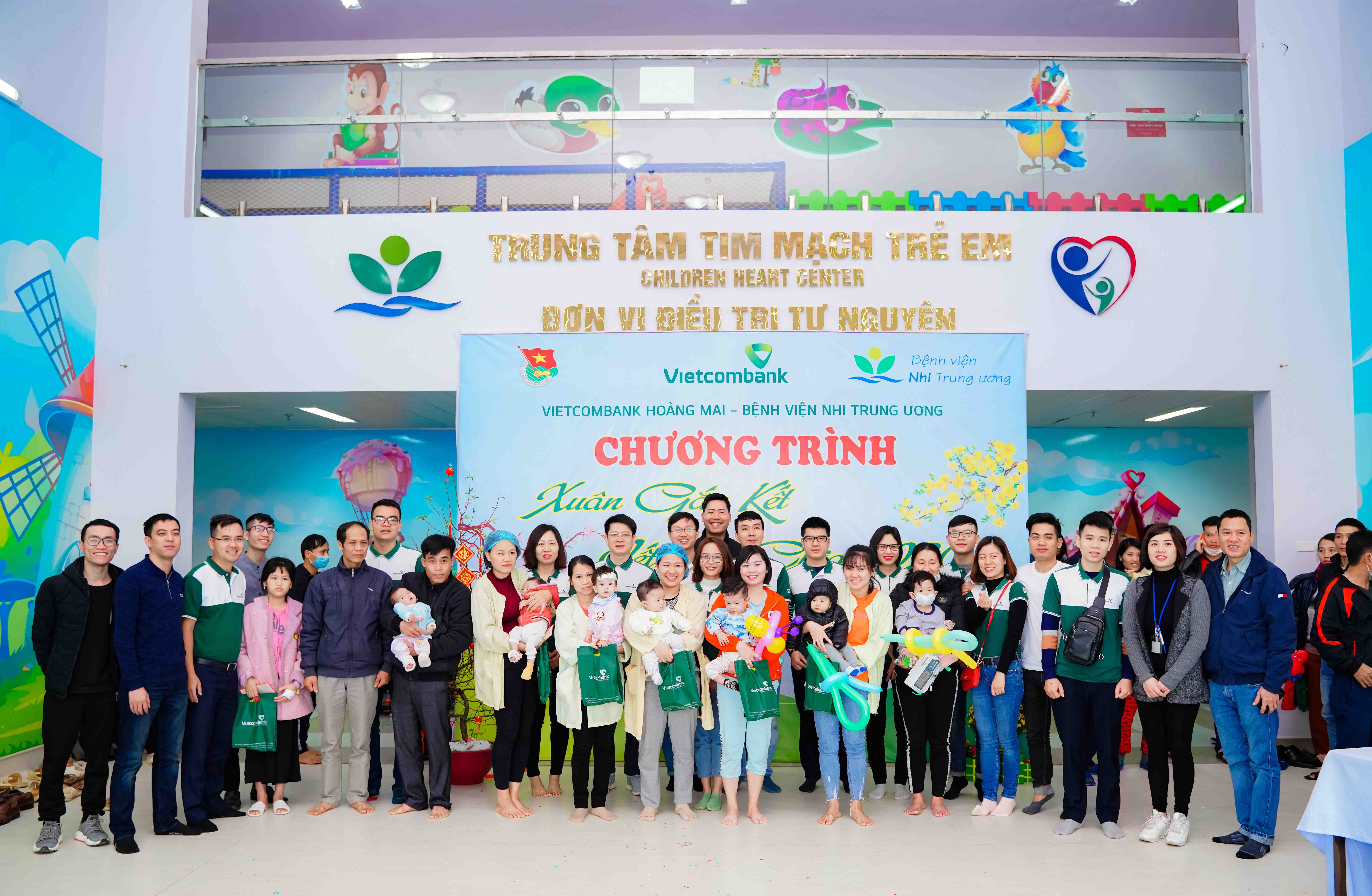 Vietcombank Hoàng Mai tổ chức chương trình thiện nguyện “Xuân gắn kết – Tết sẻ chia” năm 2020 tại bệnh viện nhi Trung ương 