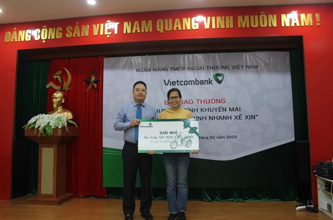 Vietcombank Đông Đồng Nai trao thưởng chương trình “Đăng ký Ebank – Rinh nhanh xế xịn”