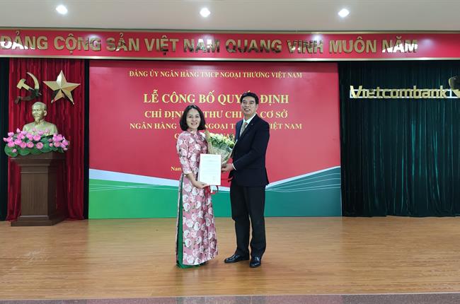 Công bố Quyết định chỉ định Bí thư Chi bộ Vietcombank Nam Định