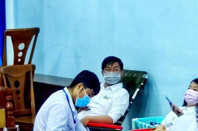 Vietcombank Nha Trang tham gia hiến máu tình nguyện, ứng phó tình huống khẩn cấp do dịch bệnh Covid- 19 gây ra