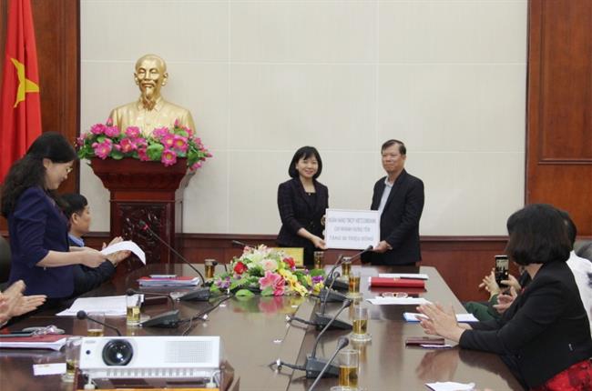 Vietcombank Hưng Yên ủng hộ 100 triệu đồng tại lễ phát động toàn dân tham gia ủng hộ phòng chống dịch Covid -19 tỉnh Hưng Yên
