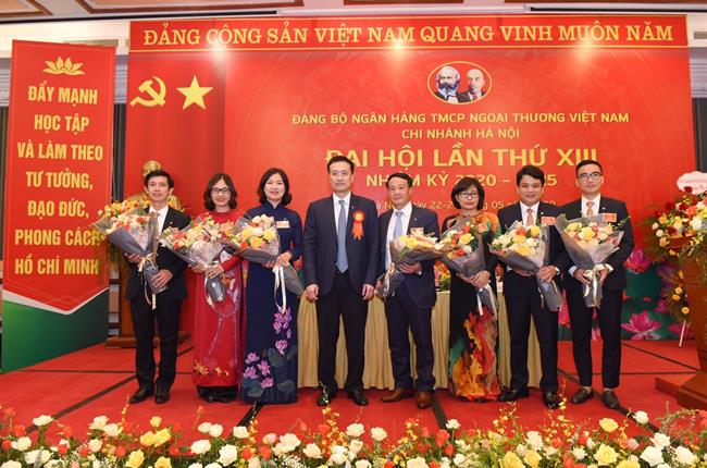 Đại hội Đảng bộ Vietcombank Hà Nội lần thứ XIII, nhiệm kỳ 2020 – 2025 thành công tốt đẹp