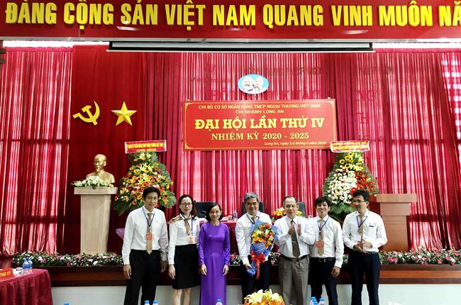 Chi bộ cơ sở Vietcombank Long An tổ chức thành công Đại hội lần thứ IV nhiệm kỳ 2020-2025