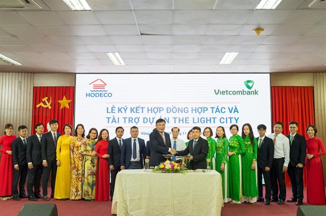 Vietcombank Vũng Tàu và Hodeco ký kết hợp đồng hợp tác và tài trợ tín dụng dự án The Light City