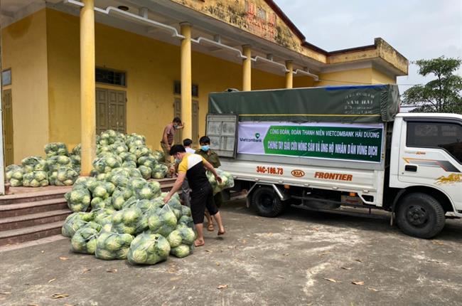 Công đoàn, Đoàn thanh niên Vietcombank Hải Dương giải cứu nông sản và hỗ trợ nhân dân vùng dịch
