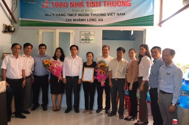 Vietcombank Long An trao tặng nhà tình thương tại khu phố Hòa Thuận I, thị trấn Cần Giuộc, huyện Cần Giuộc, tỉnh Long An