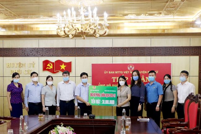 Vietcombank Phố Hiến chung tay cùng tỉnh Hưng Yên phòng chống dịch COVID-19 