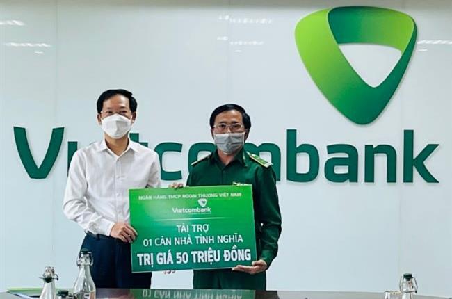 Vietcombank Kon Tum tài trợ 01 căn nhà tình nghĩa trị giá 50 triệu đồng cho cựu thanh niên xung phong thuộc hộ nghèo tại tỉnh Kon Tum