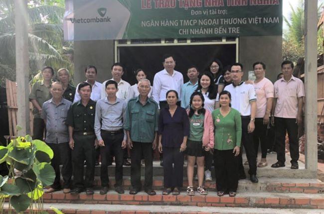 Vietcombank Bến Tre xây nhà tình nghĩa cho gia đình chính sách khó khăn tại huyện Chợ Lách