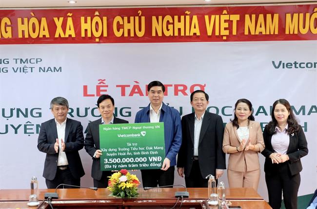 Vietcombank tài trợ 3,5 tỷ đồng xây dựng lại trường tiểu học Đak Mang, huyện Hoài Ân, tỉnh Bình Định