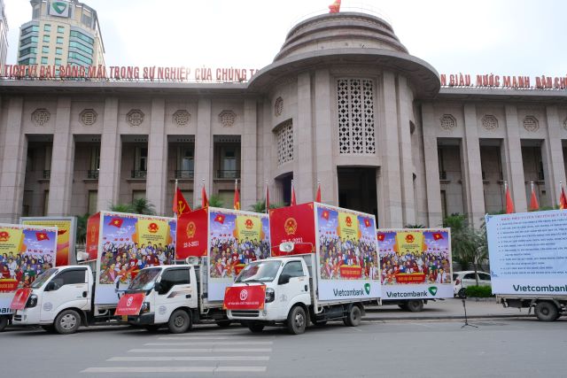 Vietcombank đồng hành cùng chương trình diễu hành tuyên truyền về ngày hội toàn dân 