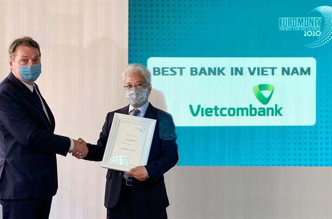 Vietcombank lần thứ 6 được Tạp chí Euromoney trao giải thưởng “Ngân hàng tốt nhất Việt Nam”