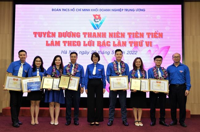 Tuổi trẻ Vietcombank được tuyên dương Thanh niên tiên tiến làm theo lời Bác lần thứ VI - năm 2022 của Khối Doanh nghiệp Trung ương