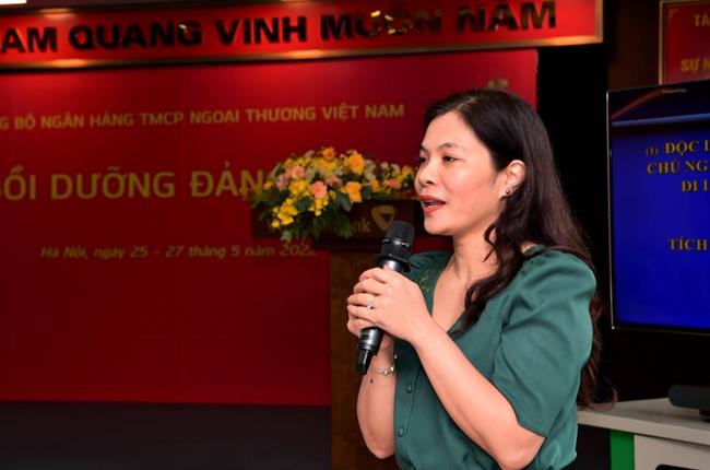 Đảng bộ Vietcombank tổ chức lớp bồi dưỡng lý luận chính trị cho đảng viên mới