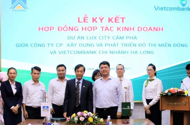 Vietcombank Hạ Long ký kết hợp đồng hợp tác kinh doanh với Công ty CP Xây dựng và Phát triển đô thị Miền Đông 
