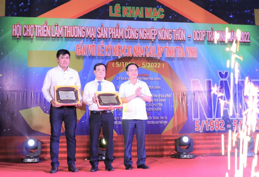 Vietcombank Trà Vinh đồng hành với Hội chợ TLTM sản phẩm công nghiệp nông thôn Ocop Trà Vinh 2022
