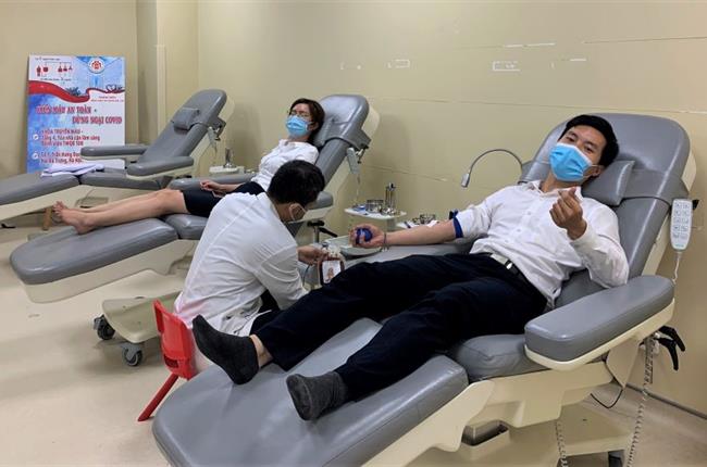 Đoàn Thanh niên Vietcombank Hà Nam vận động tổ chức hiến máu nhân đạo