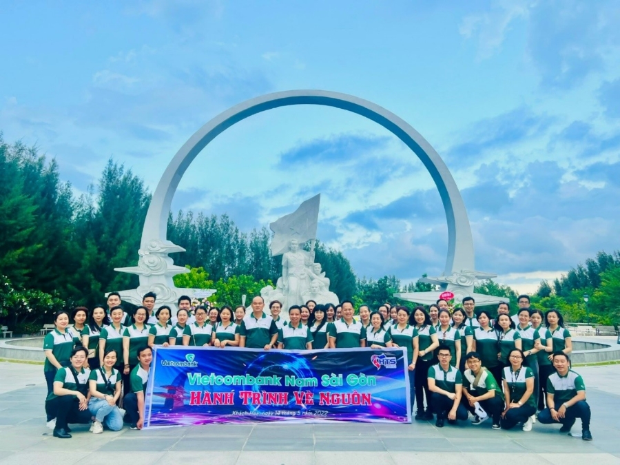 Đảng bộ Vietcombank Nam Sài Gòn tổ chức chương trình về nguồn