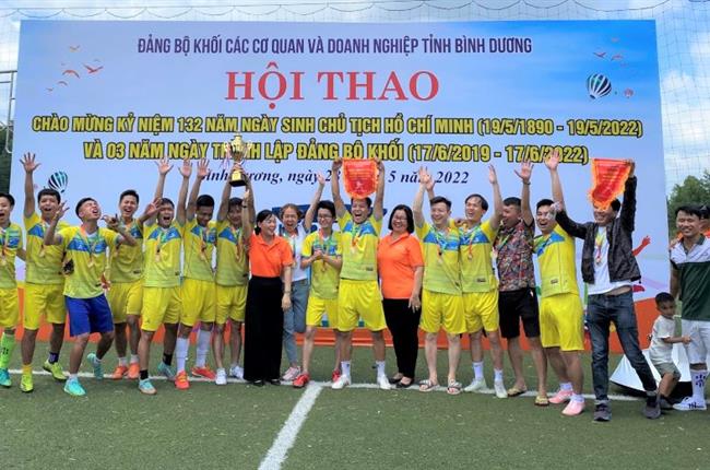 Vietcombank Bình Dương đoạt Cúp vô địch bóng đá nam tại Hội thao