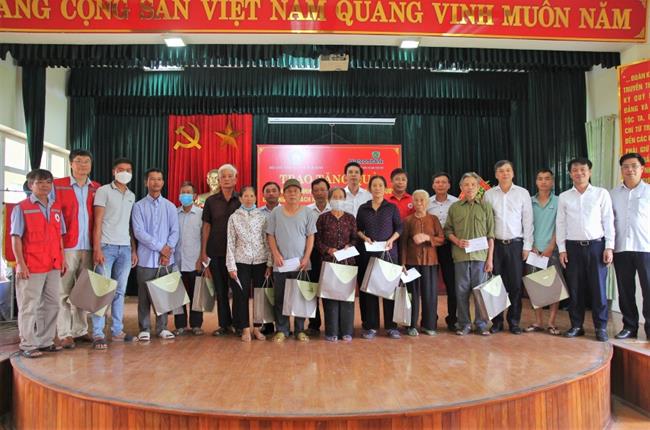 Vietcombank Nam Định tổ chức hoạt động an sinh xã hội nhân kỷ niệm 75 năm ngày Thương binh liệt sĩ 27/7