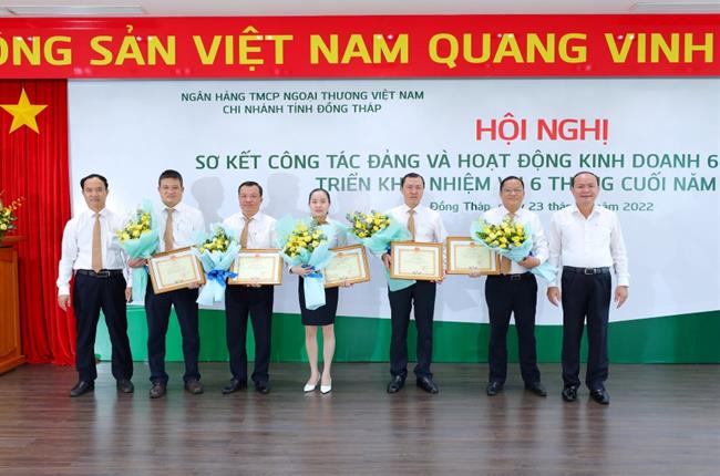 Vietcombank Đồng Tháp tổ chức hội nghị sơ kết công tác Đảng và HĐKD 6 tháng đầu năm, triển khai nhiệm vụ 6 tháng cuối năm 2022