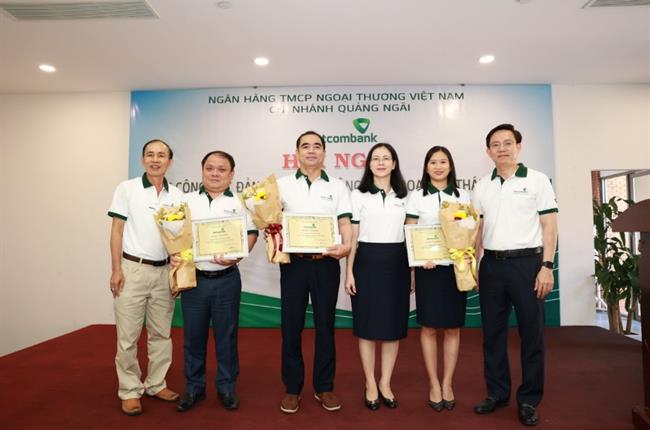 Vietcombank Quảng Ngãi sơ kết 6 tháng đầu năm và triển khai nhiệm vụ 6 tháng cuối năm 2022
