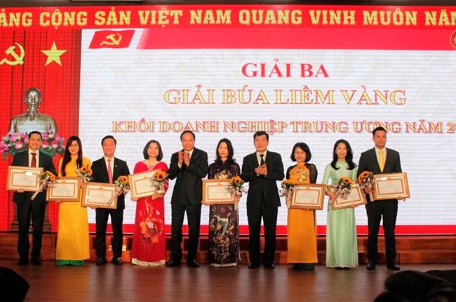 Đảng bộ Vietcombank có 02 tác phẩm được  Đảng ủy Khối Doanh nghiệp Trung ương trao giải Búa liềm vàng năm 2021