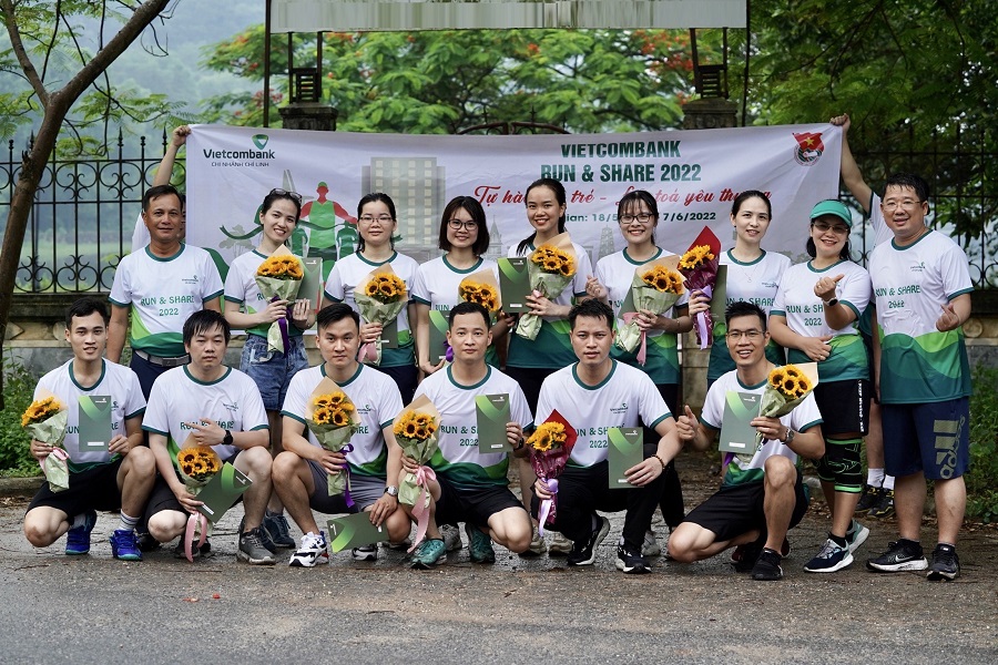 Vietcombank Chí Linh tổ chức chương trình Vietcombank Run & Share 2022: Tự hào sức trẻ - Lan tỏa yêu thương 