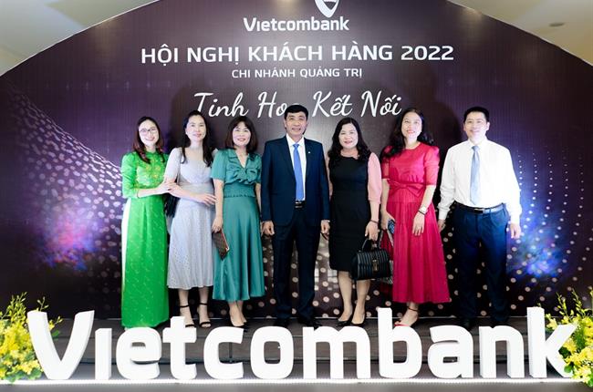 Vietcombank Quảng Trị tổ chức Hội nghị khách hàng 2022 với chủ đề “Tinh hoa kết nối”