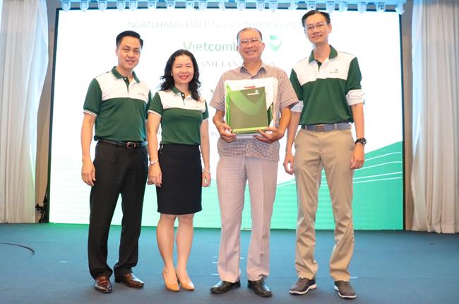 Vietcombank Tân Sài Gòn tổ chức đào tạo kỹ năng bán hàng “Nghệ thuật nói thuyết phục” và Hội thảo tự đánh giá rủi ro & các chốt kiểm soát năm 2022 (RCSA)