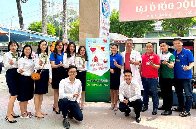 Đoàn thanh niên Vietcombank Sài Thành tham gia hiến máu tình nguyện “Giọt hồng yêu thương”