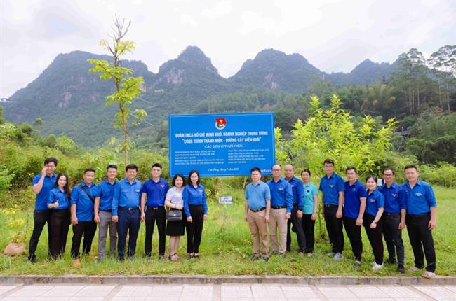 Đoàn Thanh niên Vietcombank tổ chức hoạt động an sinh xã hội tình nguyện mùa hè tại tỉnh Cao Bằng