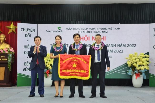 Vietcombank Quảng Nam tổ chức chương trình về nguồn kết hợp hội nghị tổng kết kinh doanh năm 2022, triển khai nhiệm vụ năm 2023