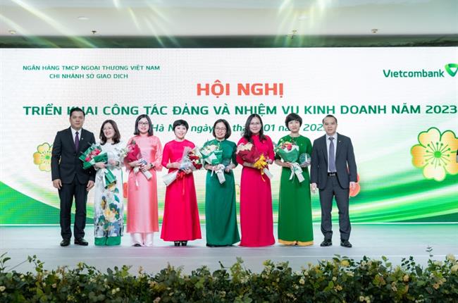 Vietcombank Sở giao dịch tổ chức hội nghị triển khai công tác Đảng và nhiệm vụ kinh doanh năm 2023