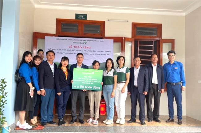 Vietcombank Thanh Xuân trao tặng nhà tình nghĩa tại xã Quỳnh Hậu, huyện Quỳnh Lưu, tỉnh Nghệ An