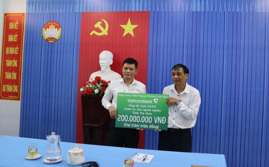 Vietcombank hỗ trợ 200 triệu đồng cho Quỹ an sinh xã hội tỉnh Trà Vinh