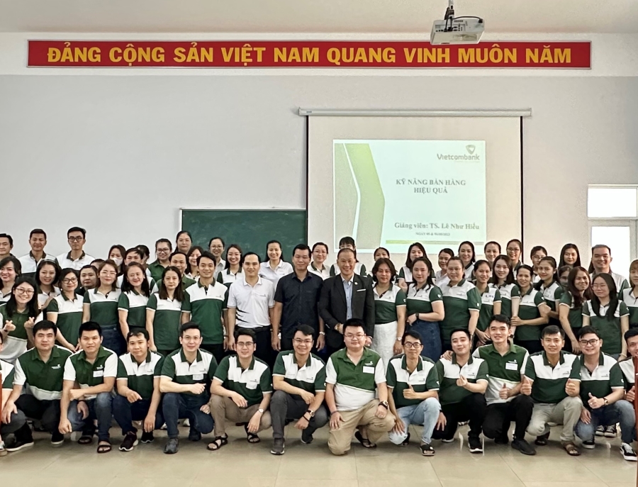 Vietcombank Bình Dương tổ chức khóa đào tạo kỹ năng bán hàng hiệu quả